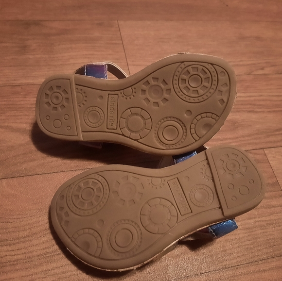 SOLD Stride Rite Rainbow Sandals, Size 4 Baby - Picture 10 of 10